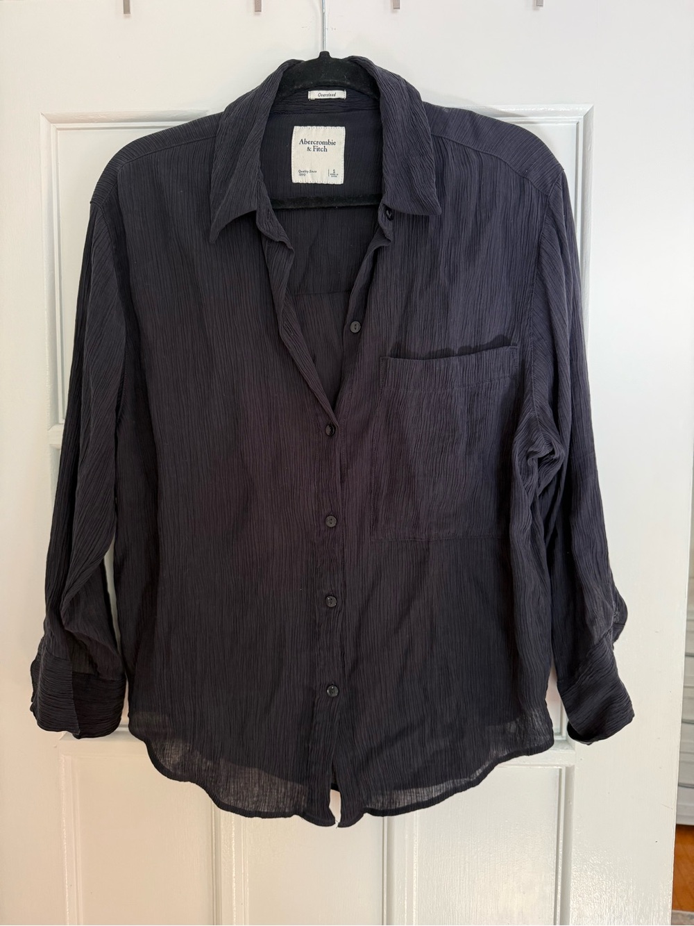 Abercrombie & Fitch Women’s Black Long-Sleeve Button-Up Shirt